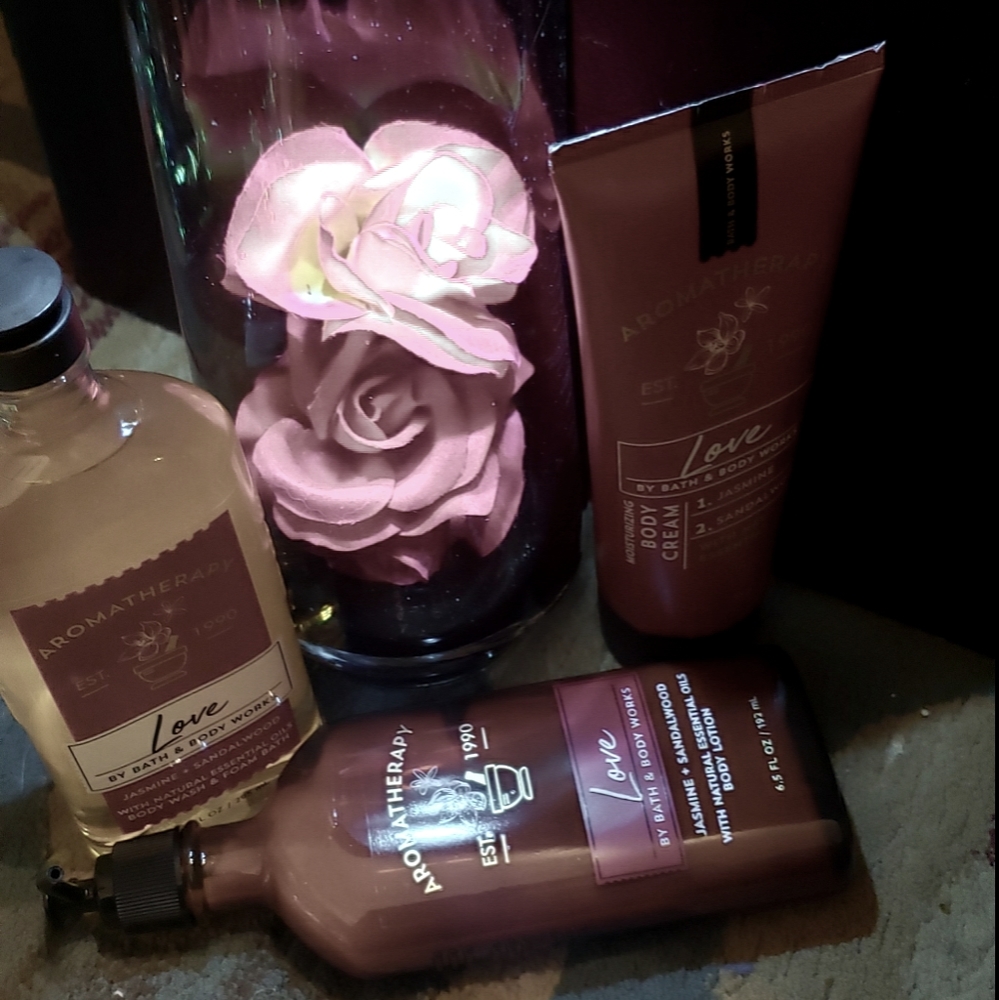 Bath&Body Works(LOVE Aromatherapy